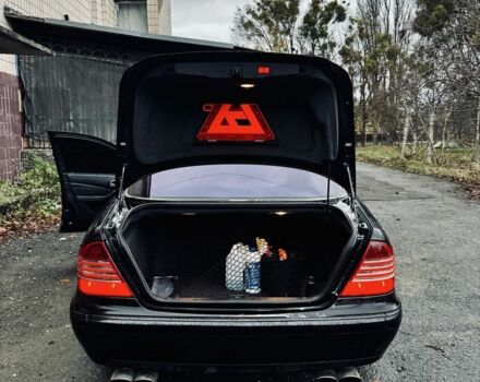 Чорний Мерседес 220, об'ємом двигуна 5 л та пробігом 268 тис. км за 9511 $, фото 6 на Automoto.ua