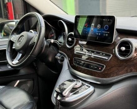 Черный Мерседес 220, объемом двигателя 2.2 л и пробегом 300 тыс. км за 29000 $, фото 5 на Automoto.ua