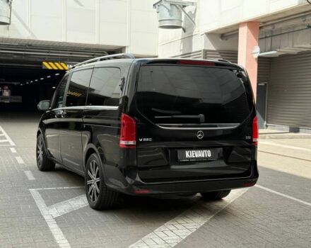 Черный Мерседес 220, объемом двигателя 2.2 л и пробегом 300 тыс. км за 29000 $, фото 3 на Automoto.ua