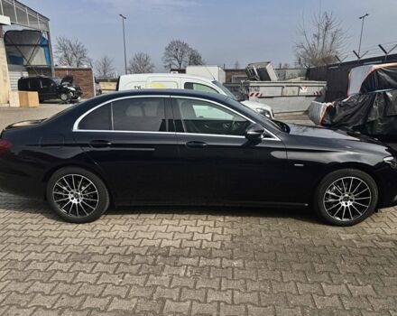 Чорний Мерседес 220, об'ємом двигуна 2.2 л та пробігом 68 тис. км за 40912 $, фото 7 на Automoto.ua