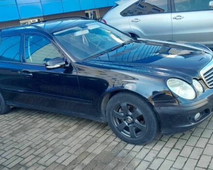 Чорний Мерседес 220, об'ємом двигуна 2.1 л та пробігом 310 тис. км за 7800 $, фото 6 на Automoto.ua