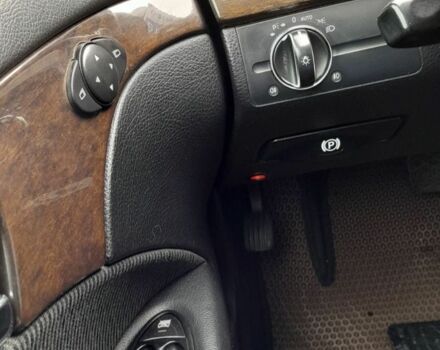 Чорний Мерседес 220, об'ємом двигуна 2.1 л та пробігом 310 тис. км за 7800 $, фото 1 на Automoto.ua