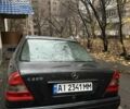 Черный Мерседес 220, объемом двигателя 2.2 л и пробегом 333 тыс. км за 1900 $, фото 1 на Automoto.ua