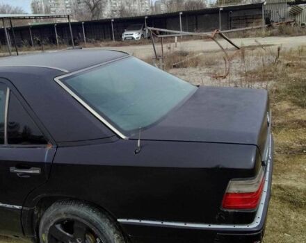 Чорний Мерседес 220, об'ємом двигуна 2.2 л та пробігом 250 тис. км за 1082 $, фото 23 на Automoto.ua