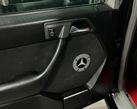 Черный Мерседес 220, объемом двигателя 2.2 л и пробегом 200 тыс. км за 2800 $, фото 5 на Automoto.ua