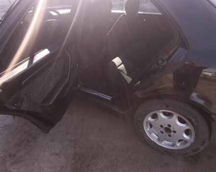 Черный Мерседес 220, объемом двигателя 2.2 л и пробегом 345 тыс. км за 2550 $, фото 2 на Automoto.ua