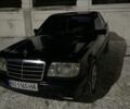 Черный Мерседес 220, объемом двигателя 2.2 л и пробегом 500 тыс. км за 2900 $, фото 1 на Automoto.ua
