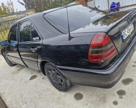 Чорний Мерседес 220, об'ємом двигуна 2.2 л та пробігом 321 тис. км за 1350 $, фото 6 на Automoto.ua