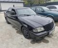 Чорний Мерседес 220, об'ємом двигуна 2.2 л та пробігом 321 тис. км за 1350 $, фото 3 на Automoto.ua