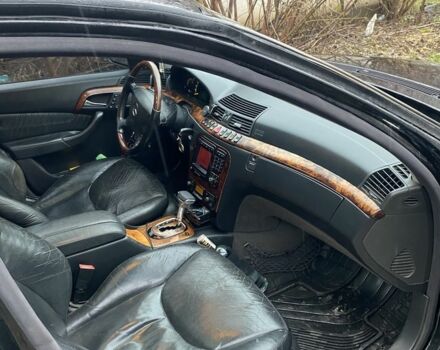 Чорний Мерседес 220, об'ємом двигуна 3.2 л та пробігом 350 тис. км за 4500 $, фото 2 на Automoto.ua