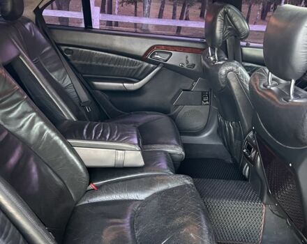 Чорний Мерседес 220, об'ємом двигуна 5 л та пробігом 400 тис. км за 5000 $, фото 7 на Automoto.ua