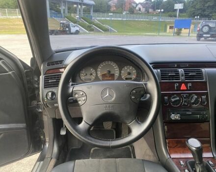 Чорний Мерседес 220, об'ємом двигуна 2.2 л та пробігом 440 тис. км за 4300 $, фото 6 на Automoto.ua