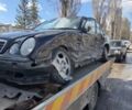 Черный Мерседес 220, объемом двигателя 2 л и пробегом 270 тыс. км за 1000 $, фото 1 на Automoto.ua
