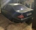 Чорний Мерседес 220, об'ємом двигуна 4.3 л та пробігом 386 тис. км за 2300 $, фото 1 на Automoto.ua