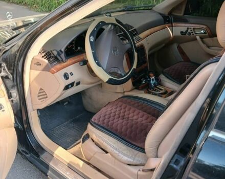 Черный Мерседес 220, объемом двигателя 4.5 л и пробегом 29 тыс. км за 3600 $, фото 1 на Automoto.ua