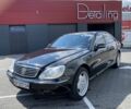 Черный Мерседес 220, объемом двигателя 5.8 л и пробегом 150 тыс. км за 5159 $, фото 1 на Automoto.ua