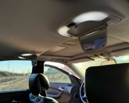 Черный Мерседес 220, объемом двигателя 3.2 л и пробегом 325 тыс. км за 7500 $, фото 17 на Automoto.ua