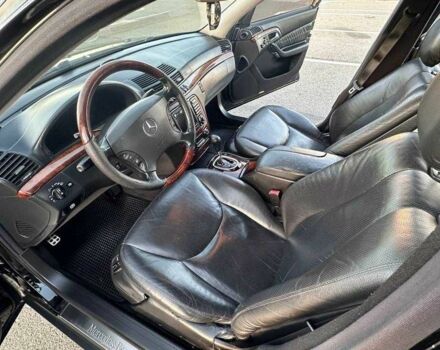 Черный Мерседес 220, объемом двигателя 4 л и пробегом 400 тыс. км за 7000 $, фото 9 на Automoto.ua