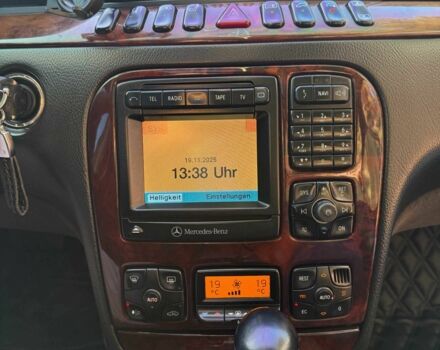 Черный Мерседес 220, объемом двигателя 3.2 л и пробегом 325 тыс. км за 7500 $, фото 21 на Automoto.ua