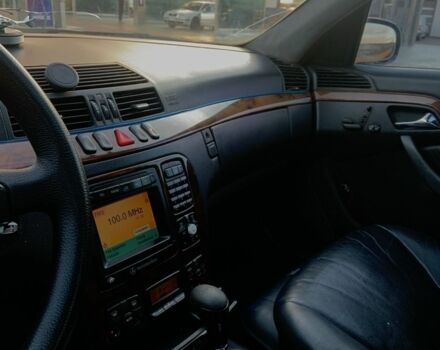 Чорний Мерседес 220, об'ємом двигуна 3.2 л та пробігом 431 тис. км за 4300 $, фото 5 на Automoto.ua