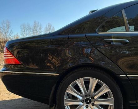 Черный Мерседес 220, объемом двигателя 3.2 л и пробегом 325 тыс. км за 7500 $, фото 5 на Automoto.ua