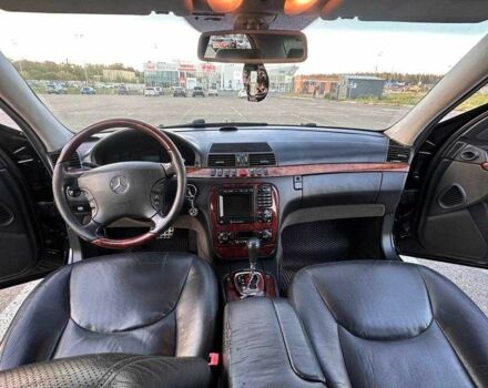 Черный Мерседес 220, объемом двигателя 4 л и пробегом 400 тыс. км за 7000 $, фото 6 на Automoto.ua