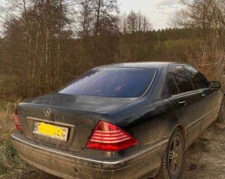 Черный Мерседес 220, объемом двигателя 4 л и пробегом 313 тыс. км за 4300 $, фото 10 на Automoto.ua