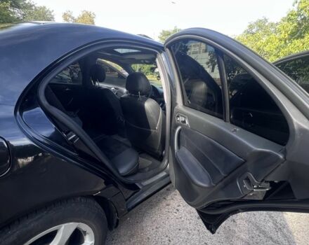 Черный Мерседес 220, объемом двигателя 2.1 л и пробегом 405 тыс. км за 5500 $, фото 13 на Automoto.ua