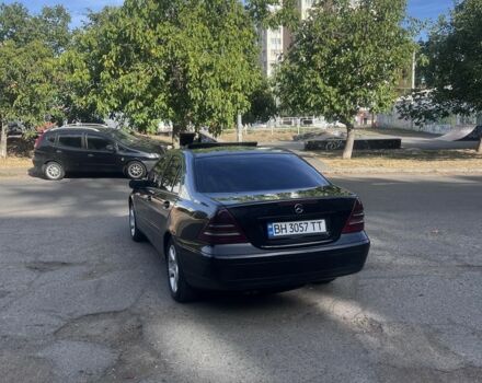 Черный Мерседес 220, объемом двигателя 2.1 л и пробегом 405 тыс. км за 5500 $, фото 16 на Automoto.ua