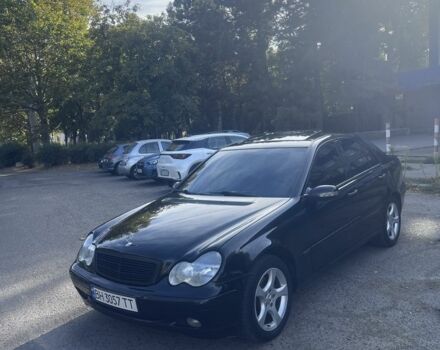 Черный Мерседес 220, объемом двигателя 2.1 л и пробегом 405 тыс. км за 5500 $, фото 15 на Automoto.ua