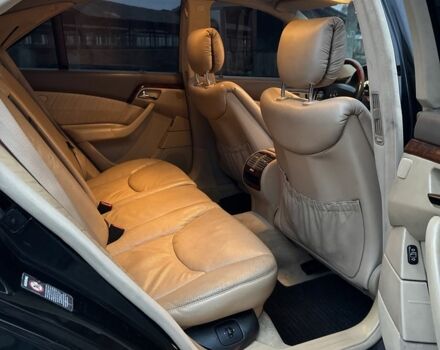 Чорний Мерседес 220, об'ємом двигуна 3.2 л та пробігом 500 тис. км за 7000 $, фото 10 на Automoto.ua