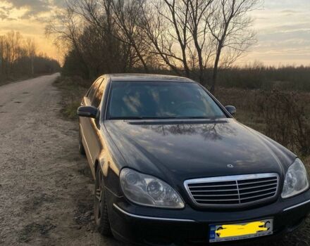 Черный Мерседес 220, объемом двигателя 4 л и пробегом 313 тыс. км за 4300 $, фото 4 на Automoto.ua