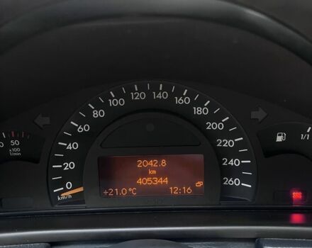 Черный Мерседес 220, объемом двигателя 2.1 л и пробегом 405 тыс. км за 5500 $, фото 19 на Automoto.ua