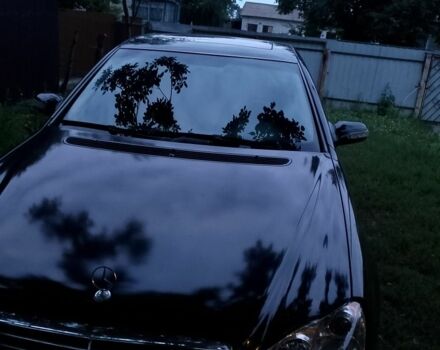 Черный Мерседес 220, объемом двигателя 5 л и пробегом 450 тыс. км за 5000 $, фото 5 на Automoto.ua