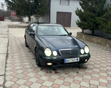 Чорний Мерседес 220, об'ємом двигуна 2.1 л та пробігом 412 тис. км за 3100 $, фото 1 на Automoto.ua