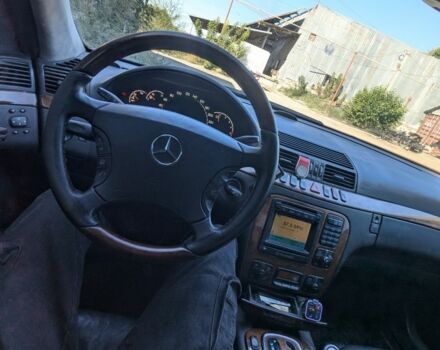 Чорний Мерседес 220, об'ємом двигуна 3.2 л та пробігом 399 тис. км за 4000 $, фото 3 на Automoto.ua