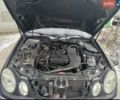 Черный Мерседес 220, объемом двигателя 1.8 л и пробегом 330 тыс. км за 4600 $, фото 3 на Automoto.ua