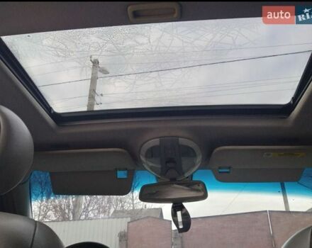 Черный Мерседес 220, объемом двигателя 1.8 л и пробегом 330 тыс. км за 4600 $, фото 4 на Automoto.ua