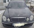 Черный Мерседес 220, объемом двигателя 1.8 л и пробегом 330 тыс. км за 4600 $, фото 1 на Automoto.ua