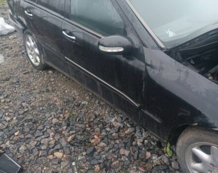 Черный Мерседес 220, объемом двигателя 2.1 л и пробегом 280 тыс. км за 1750 $, фото 9 на Automoto.ua