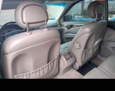 Черный Мерседес 220, объемом двигателя 1.8 л и пробегом 330 тыс. км за 4600 $, фото 7 на Automoto.ua