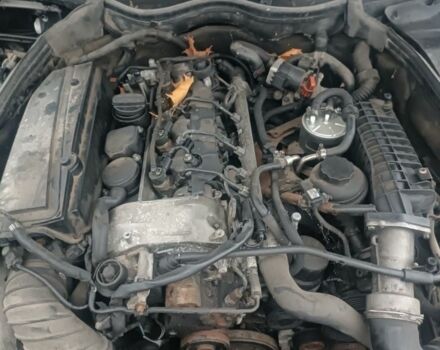 Черный Мерседес 220, объемом двигателя 2.1 л и пробегом 280 тыс. км за 1750 $, фото 7 на Automoto.ua