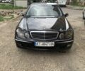 Чорний Мерседес 220, об'ємом двигуна 2.1 л та пробігом 400 тис. км за 5500 $, фото 1 на Automoto.ua