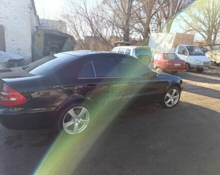 Черный Мерседес 220, объемом двигателя 2.2 л и пробегом 433 тыс. км за 4000 $, фото 3 на Automoto.ua