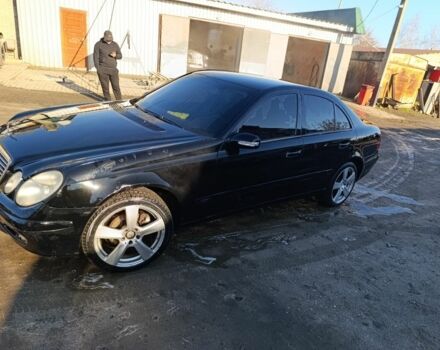 Черный Мерседес 220, объемом двигателя 2.2 л и пробегом 433 тыс. км за 4000 $, фото 5 на Automoto.ua