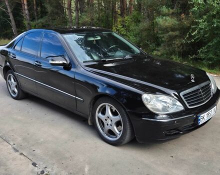Черный Мерседес 220, объемом двигателя 3.2 л и пробегом 300 тыс. км за 4900 $, фото 2 на Automoto.ua