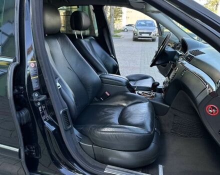 Черный Мерседес 220, объемом двигателя 3.2 л и пробегом 503 тыс. км за 8500 $, фото 8 на Automoto.ua