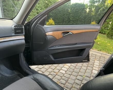 Чорний Мерседес 220, об'ємом двигуна 2.2 л та пробігом 280 тис. км за 7900 $, фото 10 на Automoto.ua