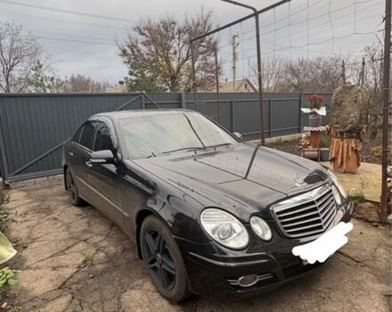 Черный Мерседес 220, объемом двигателя 2.2 л и пробегом 400 тыс. км за 7500 $, фото 5 на Automoto.ua