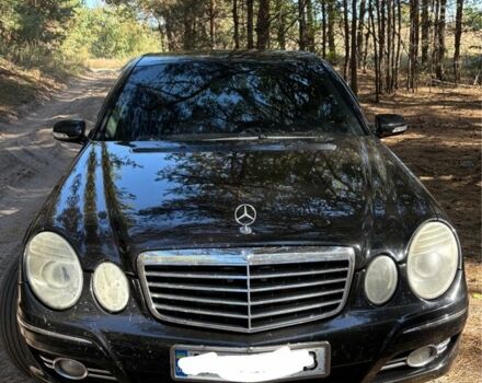 Черный Мерседес 220, объемом двигателя 2.2 л и пробегом 400 тыс. км за 7500 $, фото 2 на Automoto.ua